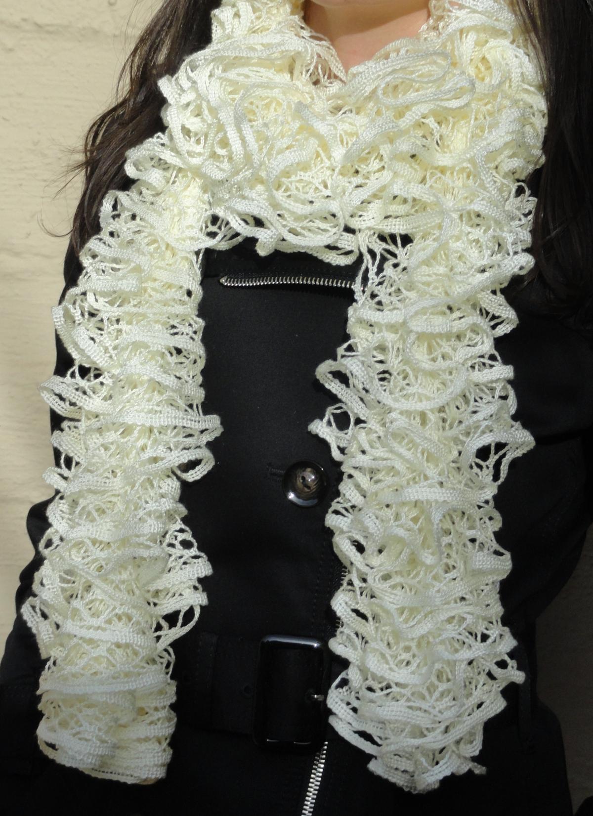 Cream Ruffle Scarf, Hand Knitted on Luulla